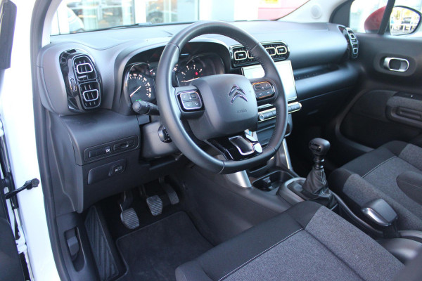 Citroën C3 Aircross 1.2 110PK C-SERIES | NAVIGATIE | APPLE CARPLAY/ANDROID AUTO | LICHTMETALEN VELGEN | CRUISE CONTROL | DAB+ RADIO | CLIMATE CONTROL | PARKEER SENSOREN ACHTER | ZWART DAK |