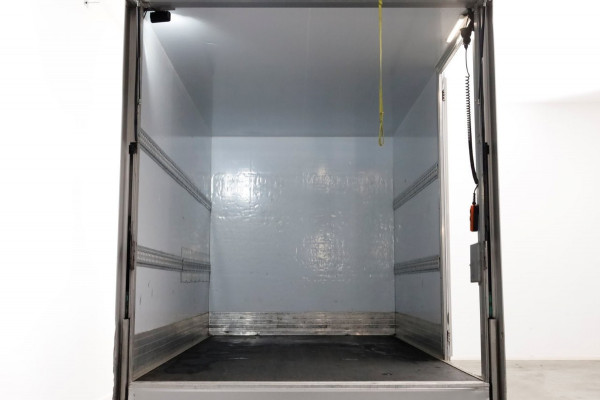 Volkswagen Crafter 35 2.0 TDI Bakwagen met laadklep en zijdeur 1.100kg laadvermogen 03-2021
