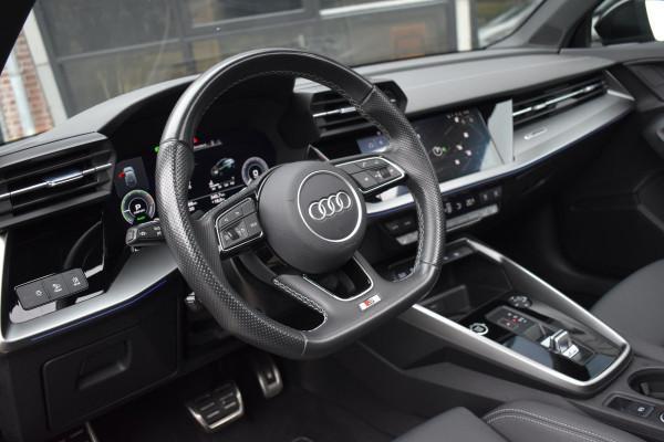 Audi A3 Sportback 45 TFSI e Competition 3x S Line Pano Lane ACC Camera Matrix