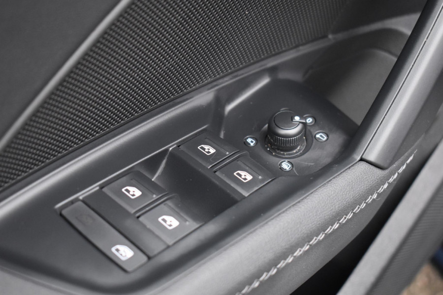 Audi A3 Sportback 45 TFSI e Competition 3x S Line Pano Lane ACC Camera Matrix