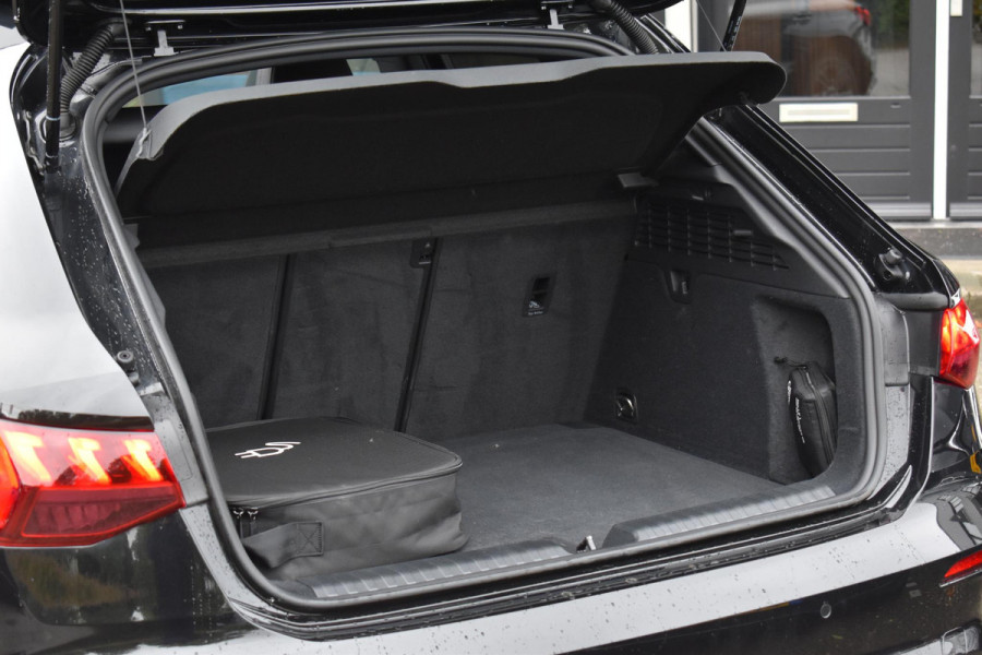 Audi A3 Sportback 45 TFSI e Competition 3x S Line Pano Lane ACC Camera Matrix