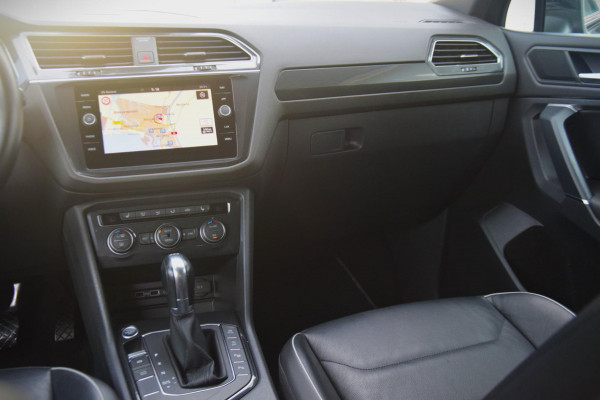 Volkswagen Tiguan Allspace 2.0 TDI Highline Business R PANORAMADAK/TREKHAAK/LEER PAKKET