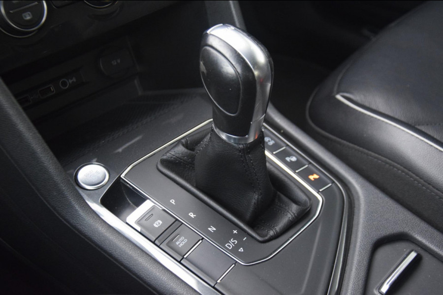 Volkswagen Tiguan Allspace 2.0 TDI Highline Business R PANORAMADAK/TREKHAAK/LEER PAKKET