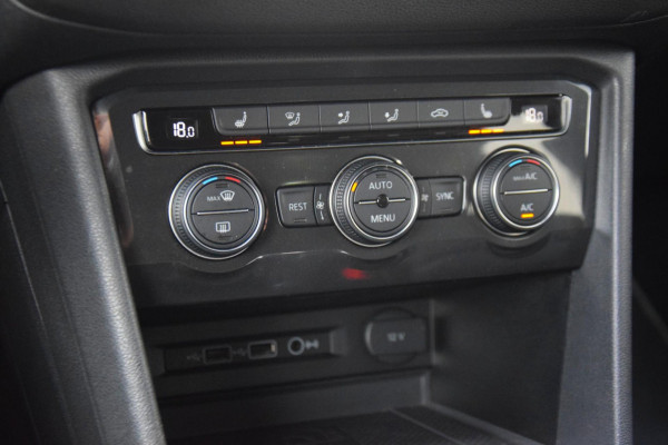 Volkswagen Tiguan Allspace 2.0 TDI Highline Business R PANORAMADAK/TREKHAAK/LEER PAKKET