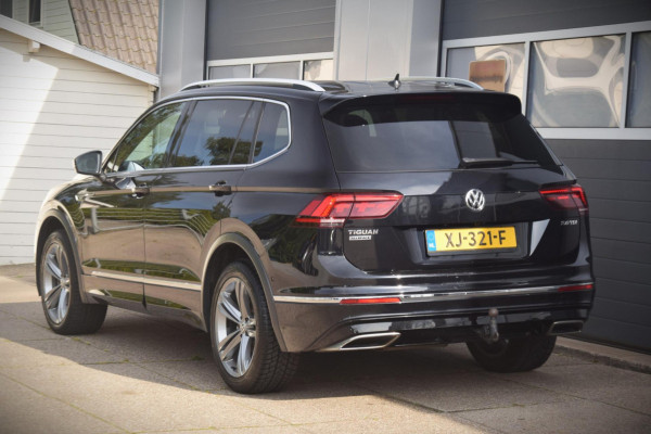 Volkswagen Tiguan Allspace 2.0 TDI Highline Business R PANORAMADAK/TREKHAAK/LEER PAKKET