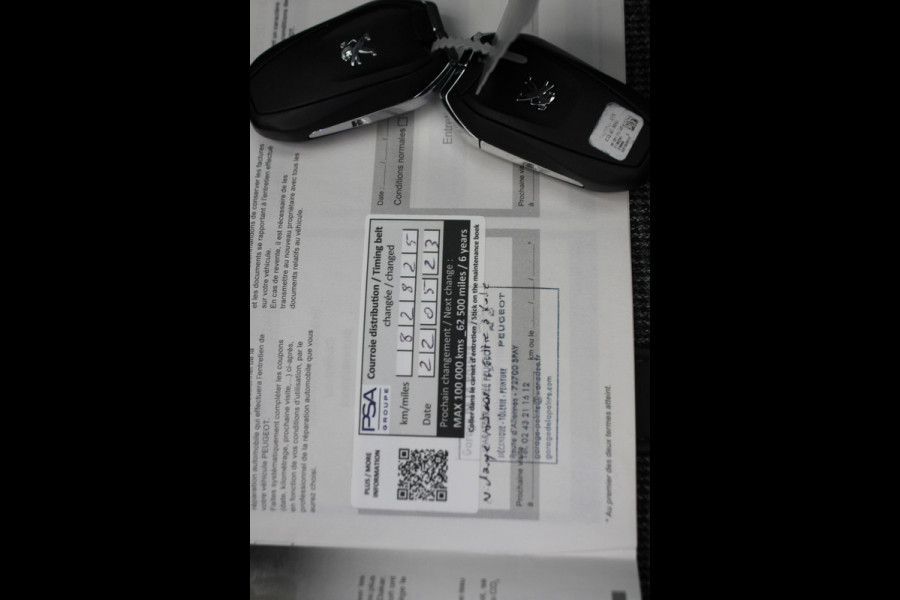 Peugeot 3008 1.2 PureTech Allure / PANO