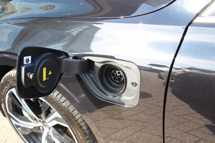 Volvo V60 2.0 T6 Plug-in hybrid AWD Plus Bright | H/K | 360 Camera | Winterpack | Led | Driver assistance