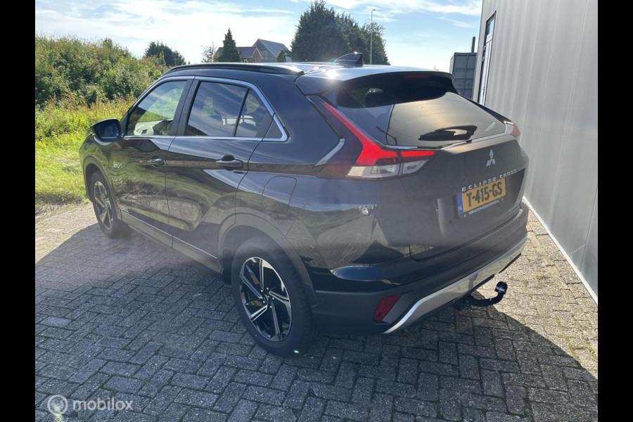 Mitsubishi Eclipse Cross 2.4 PHEV Intense+ TERKHAAK|NAVI| CARPLAY