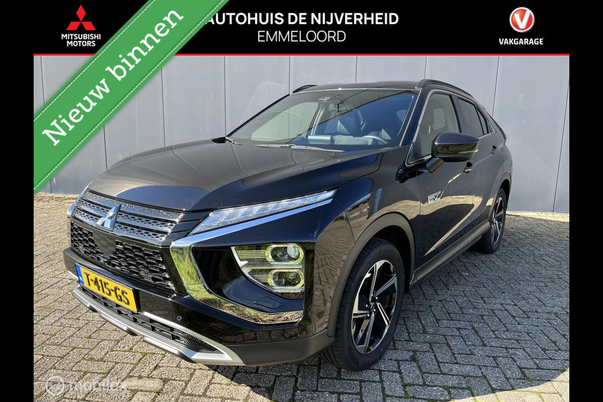 Mitsubishi Eclipse Cross 2.4 PHEV Intense+ TERKHAAK|NAVI| CARPLAY