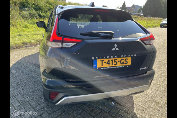 Mitsubishi Eclipse Cross 2.4 PHEV Intense+ TERKHAAK|NAVI| CARPLAY