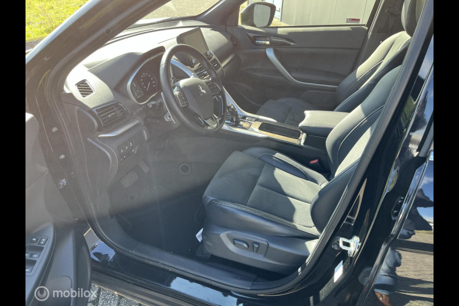 Mitsubishi Eclipse Cross 2.4 PHEV Intense+ TERKHAAK|NAVI| CARPLAY