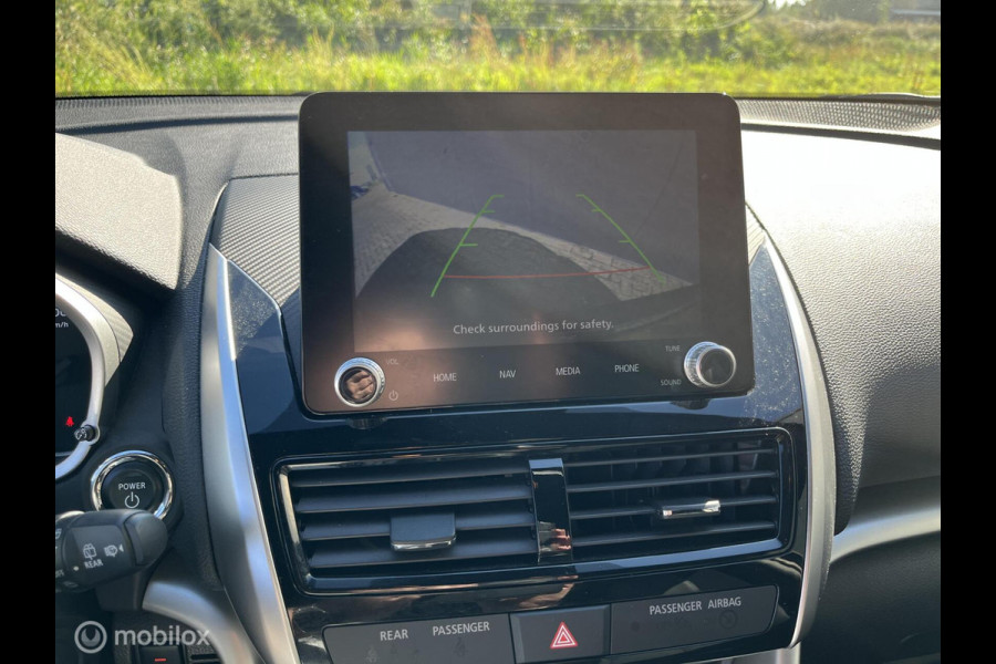 Mitsubishi Eclipse Cross 2.4 PHEV Intense+ TERKHAAK|NAVI| CARPLAY