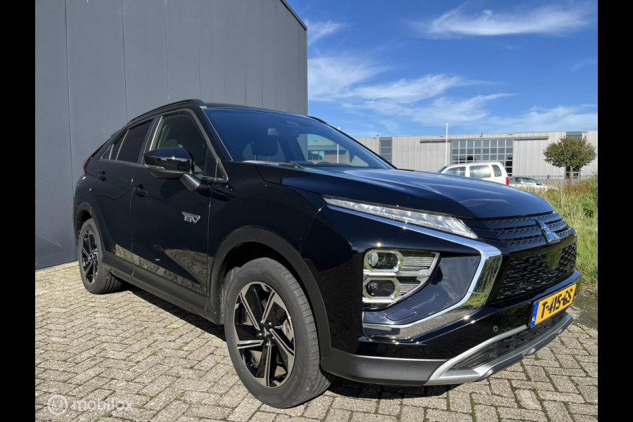 Mitsubishi Eclipse Cross 2.4 PHEV Intense+ TERKHAAK|NAVI| CARPLAY