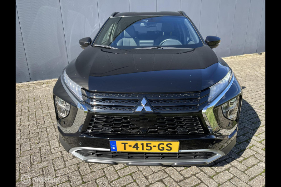 Mitsubishi Eclipse Cross 2.4 PHEV Intense+ TERKHAAK|NAVI| CARPLAY