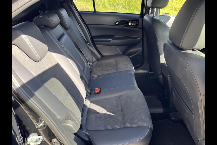 Mitsubishi Eclipse Cross 2.4 PHEV Intense+ TERKHAAK|NAVI| CARPLAY