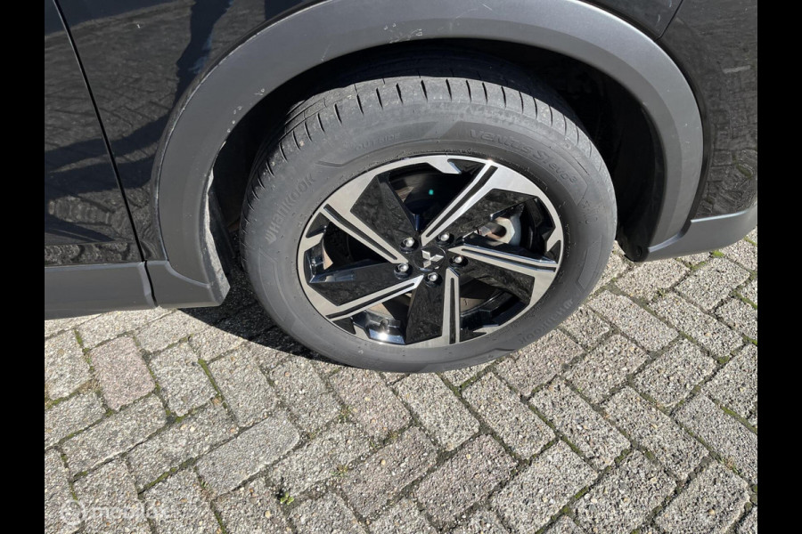 Mitsubishi Eclipse Cross 2.4 PHEV Intense+ TERKHAAK|NAVI| CARPLAY
