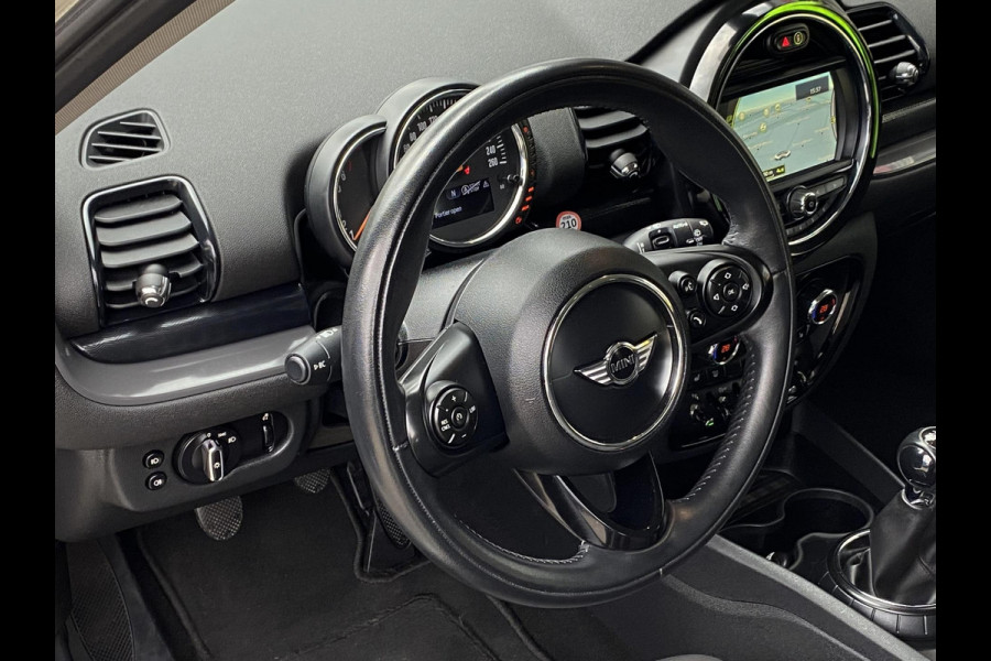 MINI Clubman 1.5 Cooper Chili - Navigatie I Airco I Sport pakket I Comfort pakket I Digitaal onderhoud