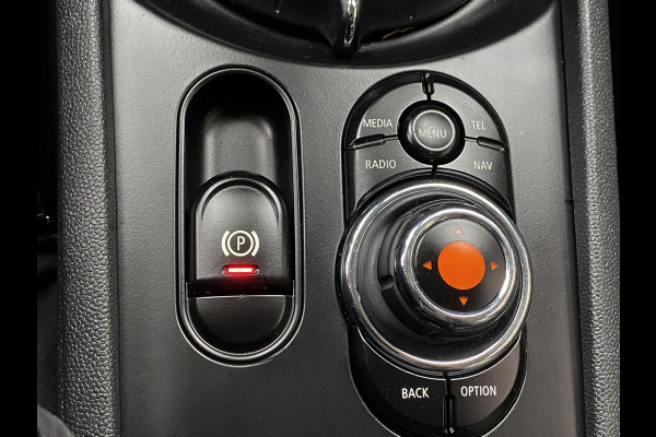 MINI Clubman 1.5 Cooper Chili - Navigatie I Airco I Sport pakket I Comfort pakket I Digitaal onderhoud