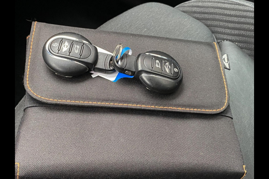 MINI Clubman 1.5 Cooper Chili - Navigatie I Airco I Sport pakket I Comfort pakket I Digitaal onderhoud