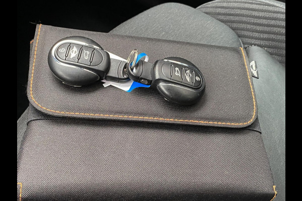 MINI Clubman 1.5 Cooper Chili - Navigatie I Airco I Sport pakket I Comfort pakket I Digitaal onderhoud