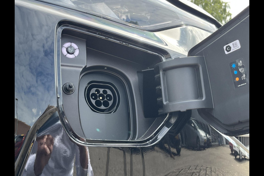 Ford Transit Custom 320 2.5 PHEV L2H1 Black Platinum DC Prijs is excl. BTW EN BPM Ford Voorraad | SCI | 233pk | Netto bijtelling 2025 vanaf 461,- per maand! | Driver Assistance Pack Ultimate | Dubbele Zijschuifdeuren | Ford Voorraad