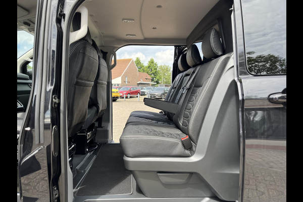 Ford Transit Custom 320 2.5 PHEV L2H1 Black Platinum DC Prijs is excl. BTW EN BPM Ford Voorraad | SCI | 233pk | Netto bijtelling 2025 vanaf 461,- per maand! | Driver Assistance Pack Ultimate | Dubbele Zijschuifdeuren | Ford Voorraad