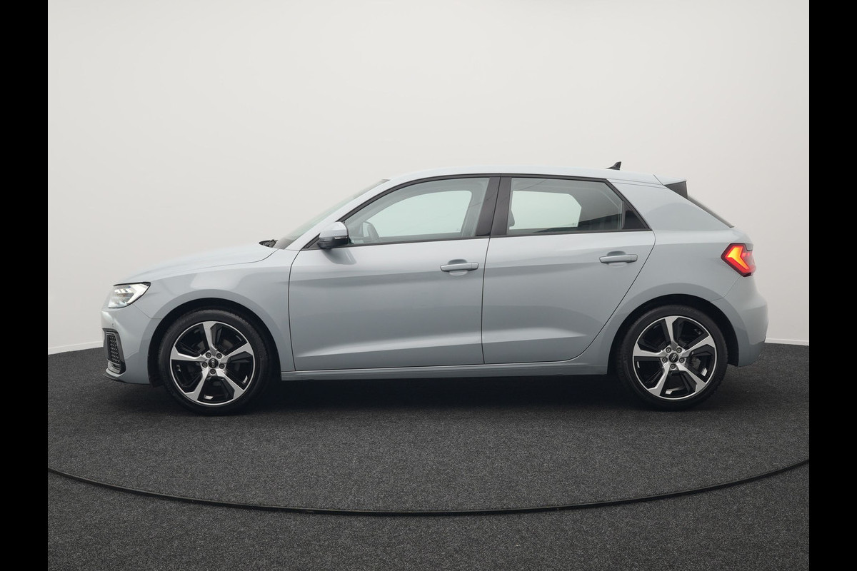 Audi A1 Sportback 30 TFSI S Line 111pk Dealer O.H. | LED | Apple Carplay | Keyless | Stoelverwarming | Navigatie | Virtual Cockpit | DAB | Audi A1 Sportback 30 TFSI S Line 111pk Dealer O.H. | LED | Apple Carplay | Keyless | Stoelverwarming | Navigatie | Virtual Cockpit | DAB |