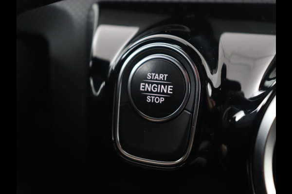 Mercedes-Benz A-Klasse 250e Business Solution Luxury | Leder | Trekhaak | Stoelverwarming | Camera | Sfeerverlichting | Navigatie | Park Assist | Full LED | Widescreen