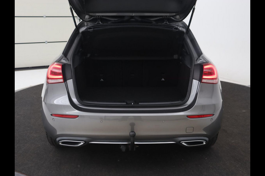 Mercedes-Benz A-Klasse 250e Business Solution Luxury | Leder | Trekhaak | Stoelverwarming | Camera | Sfeerverlichting | Navigatie | Park Assist | Full LED | Widescreen
