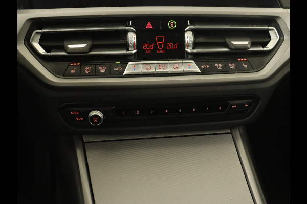 BMW 3 Serie Touring 330e | Keyless | Full LED | Carplay | Navigatie | Leder | Stoelverwarming | Camera | LMV 17 inch | Cruise control | Getint glas