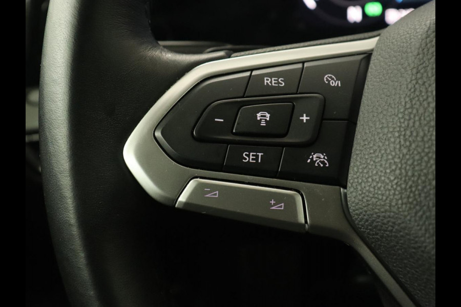 Volkswagen Golf 1.5 eTSI Style | Panoramadak | Automaat 1.5 eTSI Style | Panoramadak | Automaat | Navigatie | Memory | Adaptive cruise | Camera | Park assist | Carplay | Sfeerverlichting | Lane assist
