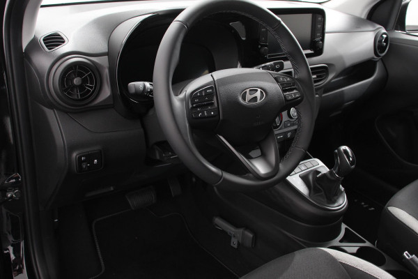 Hyundai i10 1.0 Automaat Comfort 5-zits | Navigatie | Apple Carplay/Android Auto | Cruise Control | DAB | Airco Hyundai i10 1.0 Automaat Comfort 5-zits | Navigatie | Apple Carplay/Android Auto | Cruise Control | DAB | Airco