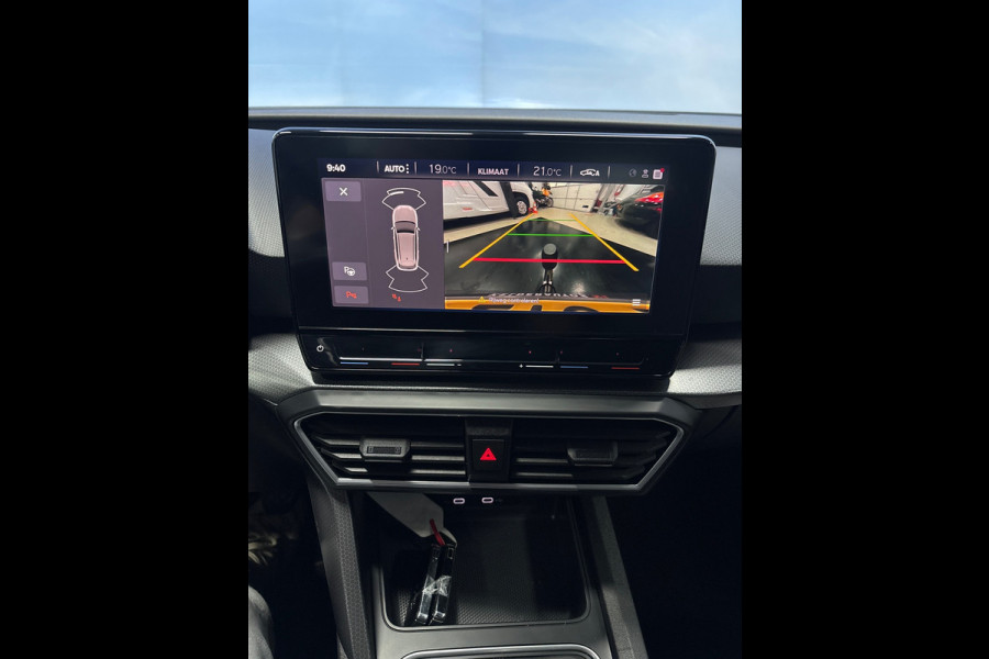 Seat Leon Sportstourer 1.0 TSI Style Business Intense Navi | Clima | Cruise | Camera | PDC | Trekhaak