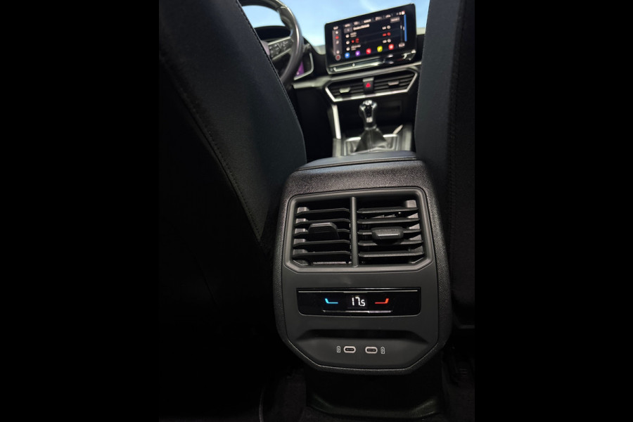 Seat Leon Sportstourer 1.0 TSI Style Business Intense Navi | Clima | Cruise | Camera | PDC | Trekhaak