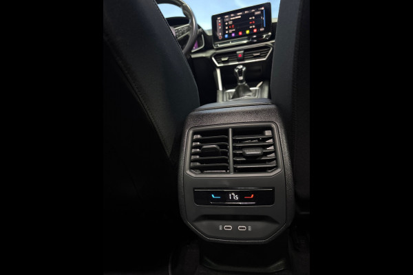 Seat Leon Sportstourer 1.0 TSI Style Business Intense Navi | Clima | Cruise | Camera | PDC | Trekhaak
