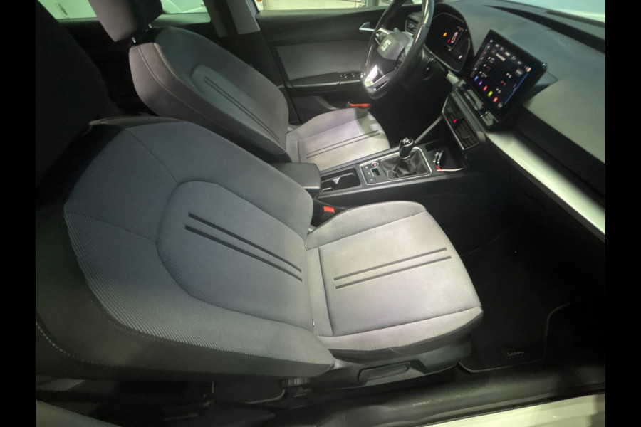 Seat Leon Sportstourer 1.0 TSI Style Business Intense Navi | Clima | Cruise | Camera | PDC | Trekhaak
