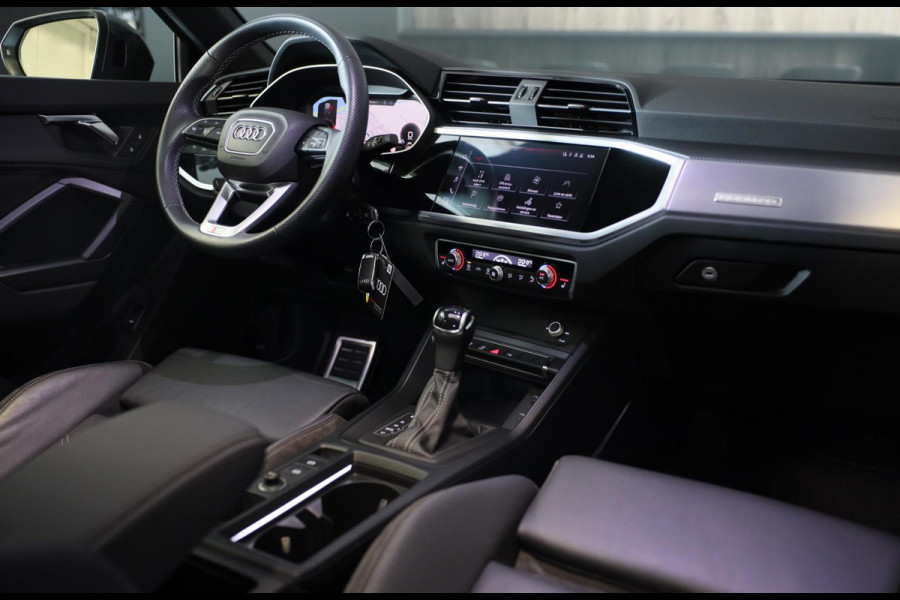 Audi Q3 Sportback 40 TFSI Quattro S Line / AUT / 190 PK / Virtual Cockpitc / Lane Assist / Cruise Control / Dode Hoek / Apple CAR