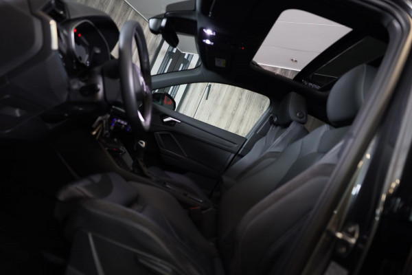 Audi Q3 Sportback 40 TFSI Quattro S Line / AUT / 190 PK / Virtual Cockpitc / Lane Assist / Cruise Control / Dode Hoek / Apple CAR