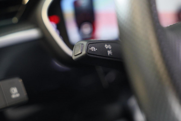 Audi Q3 Sportback 40 TFSI Quattro S Line / AUT / 190 PK / Virtual Cockpitc / Lane Assist / Cruise Control / Dode Hoek / Apple CAR