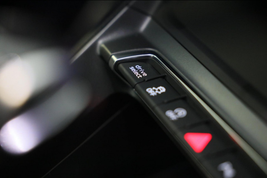 Audi Q3 Sportback 40 TFSI Quattro S Line / AUT / 190 PK / Virtual Cockpitc / Lane Assist / Cruise Control / Dode Hoek / Apple CAR