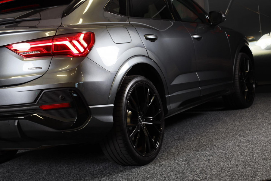 Audi Q3 Sportback 40 TFSI Quattro S Line / AUT / 190 PK / Virtual Cockpitc / Lane Assist / Cruise Control / Dode Hoek / Apple CAR