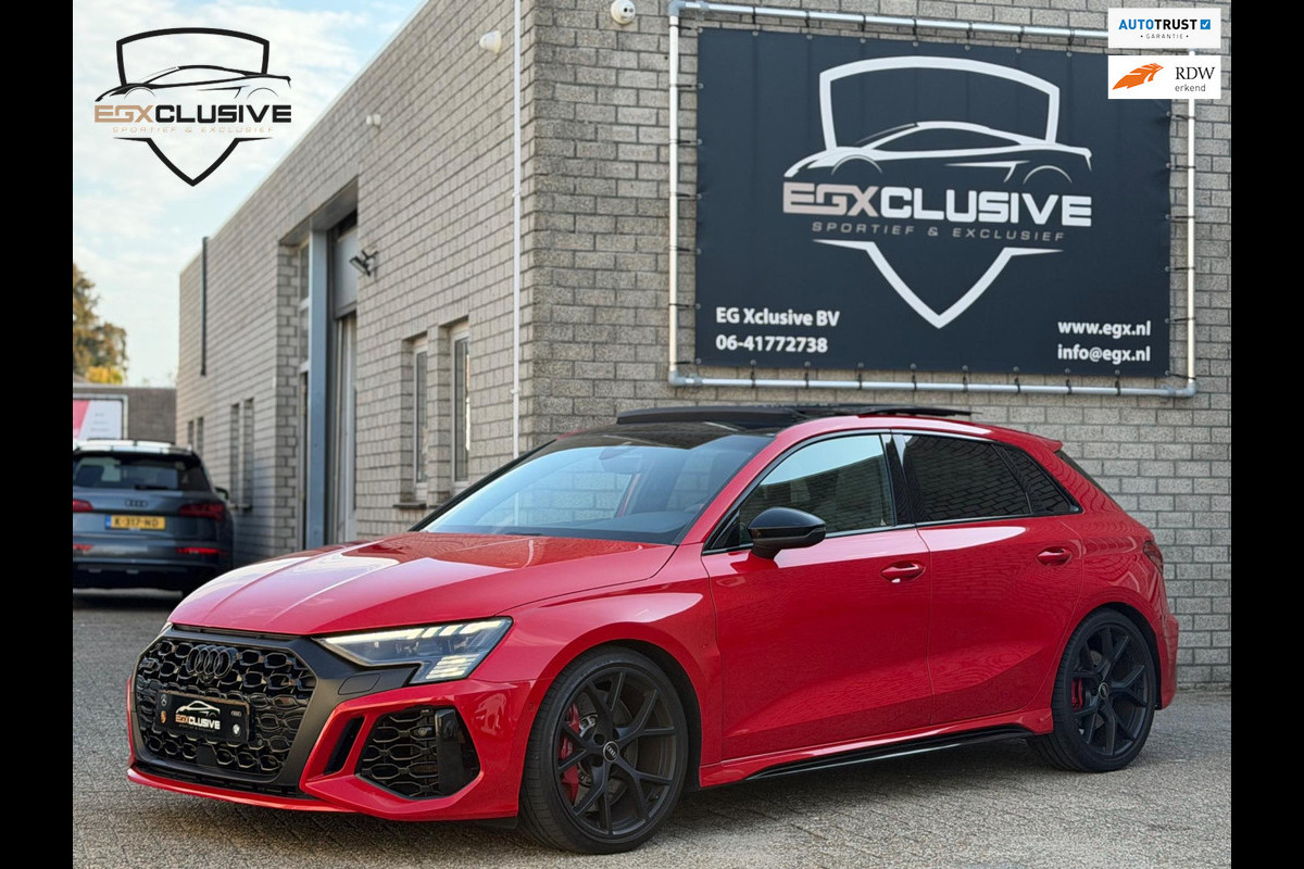Audi RS3 Sportback 2.5 TFSI Quattro RS ZETELS | PANO | ACC | LANE | ELEKTRISCHE STOELEN Audi RS3 Sportback 2.5 TFSI Quattro RS ZETELS | PANO | ACC | LANE | ELEKTRISCHE STOELEN