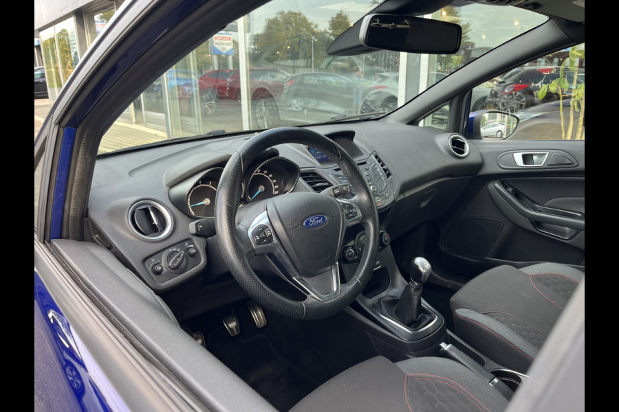 Ford Fiesta 1.0 EcoBoost ST Line 100pk/74kW 6-bak | Camera | Cruise | Navi | PDC | Privacy | Spoiler | Climate | Vooruitverwarming | etc. etc.