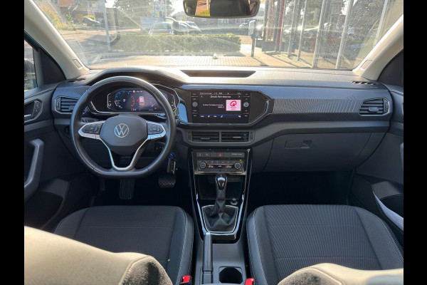 Volkswagen T-Cross 1.0 TSI 7-DSG R-Line | Dodehoekherkenning, Stoelverwarming, 18 inch, Climate control, Adaptive cruise control