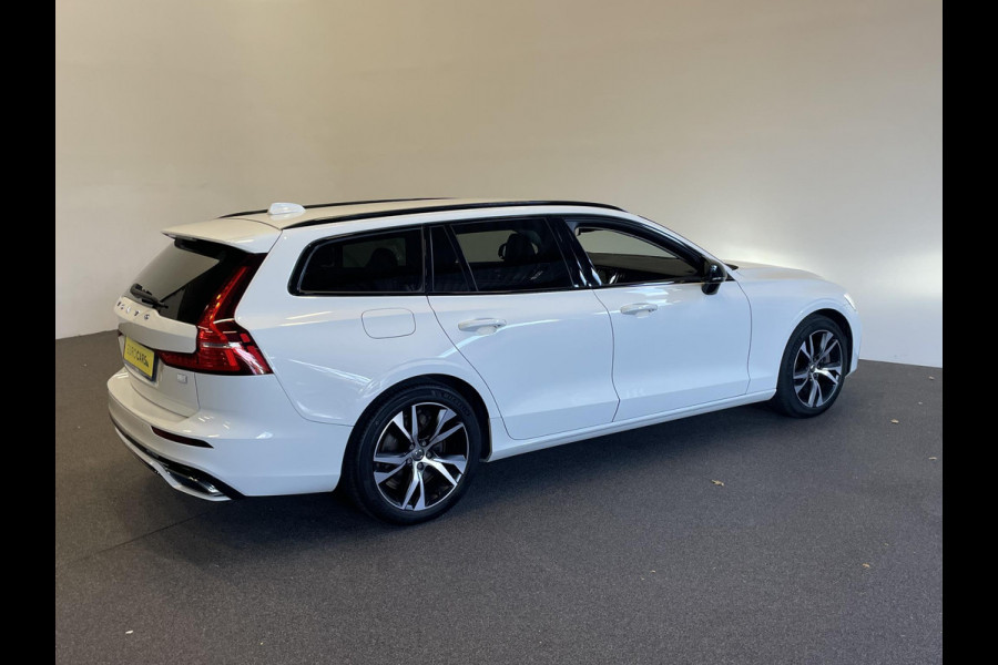Volvo V60 2.0 T6 Recharge AWD R-Design Expression PHEV 340PK Airco ECC Navi Carplay PDC VA + Camera Full LED Trekhaak Privacy Glass Winter Pack Sensus connect High Performance Cruise Control