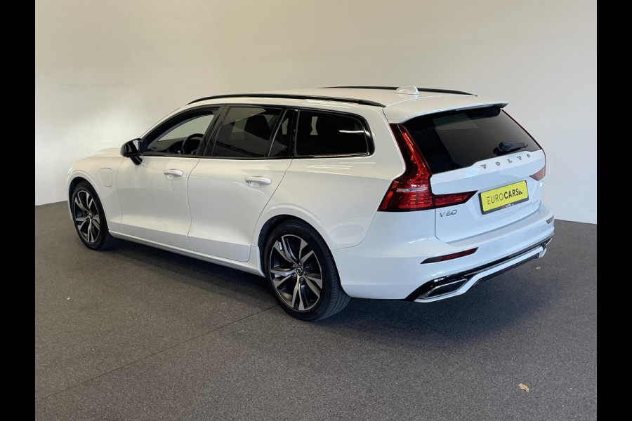 Volvo V60 2.0 T6 Recharge AWD R-Design Expression PHEV 340PK Airco ECC Navi Carplay PDC VA + Camera Full LED Trekhaak Privacy Glass Winter Pack Sensus connect High Performance Cruise Control