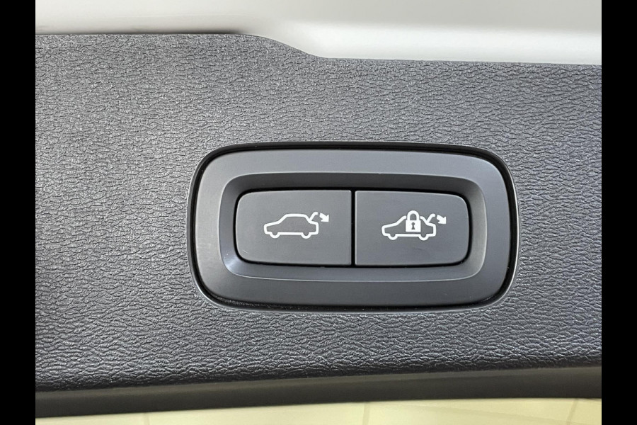 Volvo V60 2.0 T6 Recharge AWD R-Design Expression PHEV 340PK Airco ECC Navi Carplay PDC VA + Camera Full LED Trekhaak Privacy Glass Winter Pack Sensus connect High Performance Cruise Control