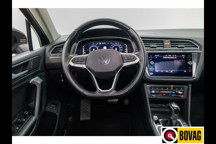 Volkswagen Tiguan 1.4 TSI eHybrid 245 PK Elegance Business+ | Panoramadak | Elec. trekhaak | Head-up display Digi dash, Navigatie, Stoel- stuurverwarming, Electrische klep, Achteruitrijcamera, Travel assist, DCC
