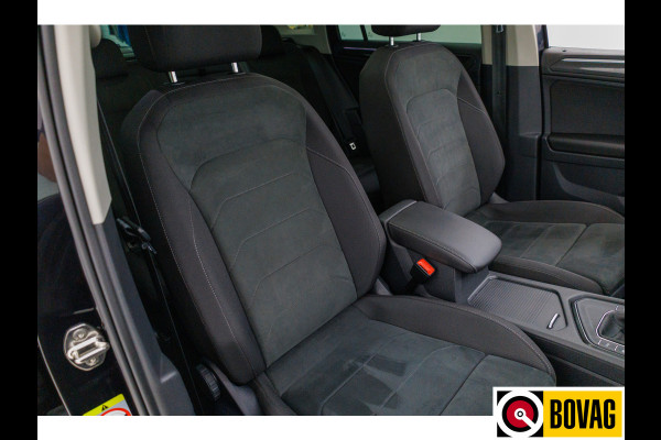 Volkswagen Tiguan 1.4 TSI eHybrid 245 PK Elegance Business+ | Panoramadak | Elec. trekhaak | Head-up display Digi dash, Navigatie, Stoel- stuurverwarming, Electrische klep, Achteruitrijcamera, Travel assist, DCC