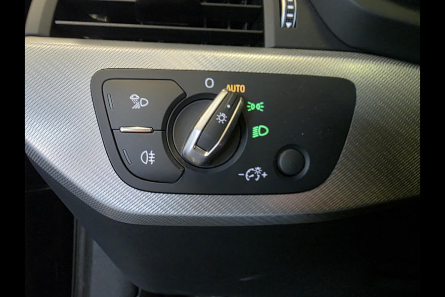 Audi A4 Avant 40 TFSI S-Tronic Business Aut New Model 2021! Airco ECC Navi Cruise Control Facelift 204 pk Audi A4 Avant 40 TFSI S-Tronic Business Aut New Model 2021! Airco ECC Navi Cruise Control Facelift 204 pk